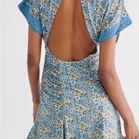 Free People Blue Floral Keyhole Back Dress With Lace. Size Medium - Picture 4 of 13